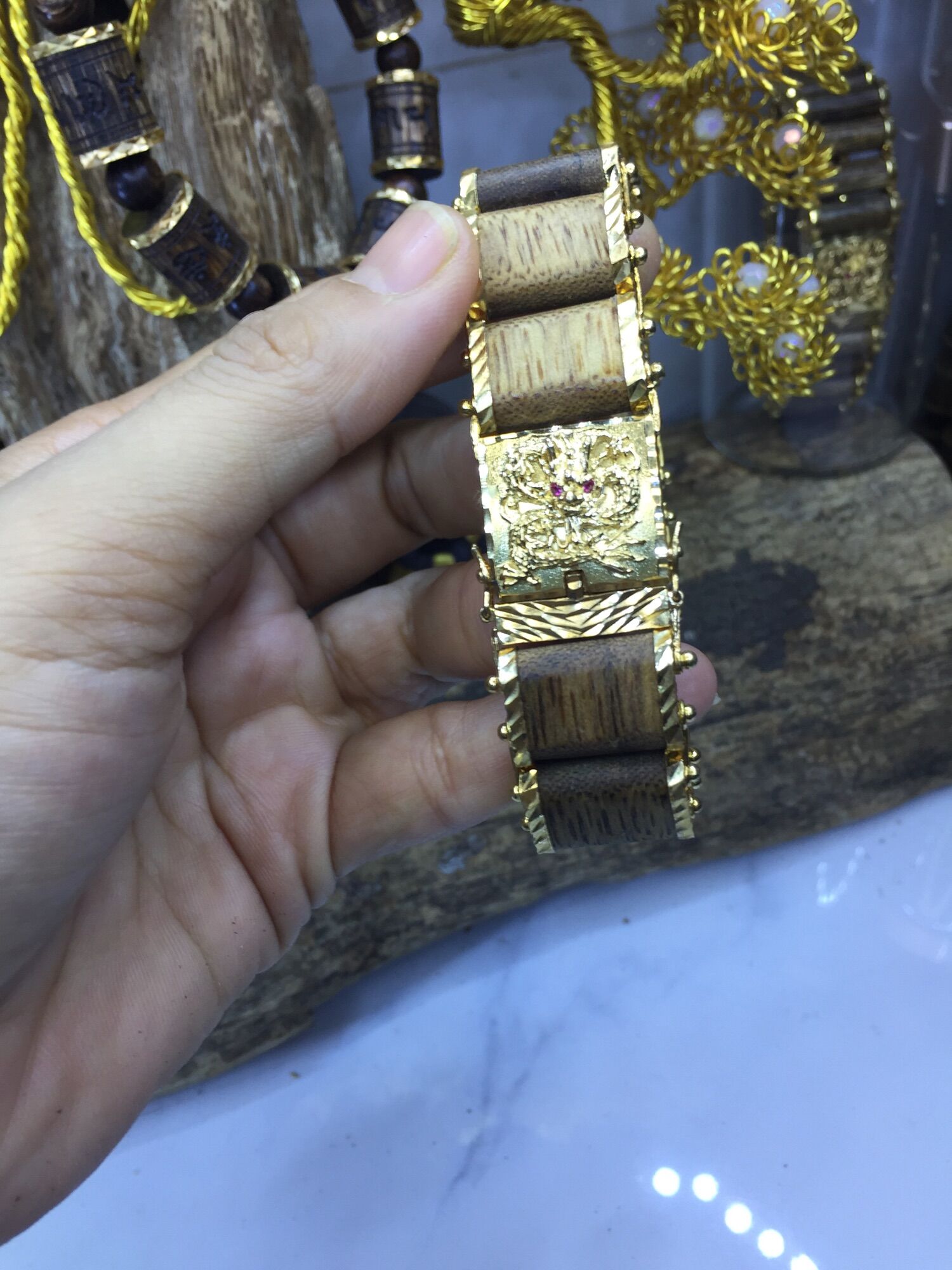 Lách tay trầm tốc tự nhiên