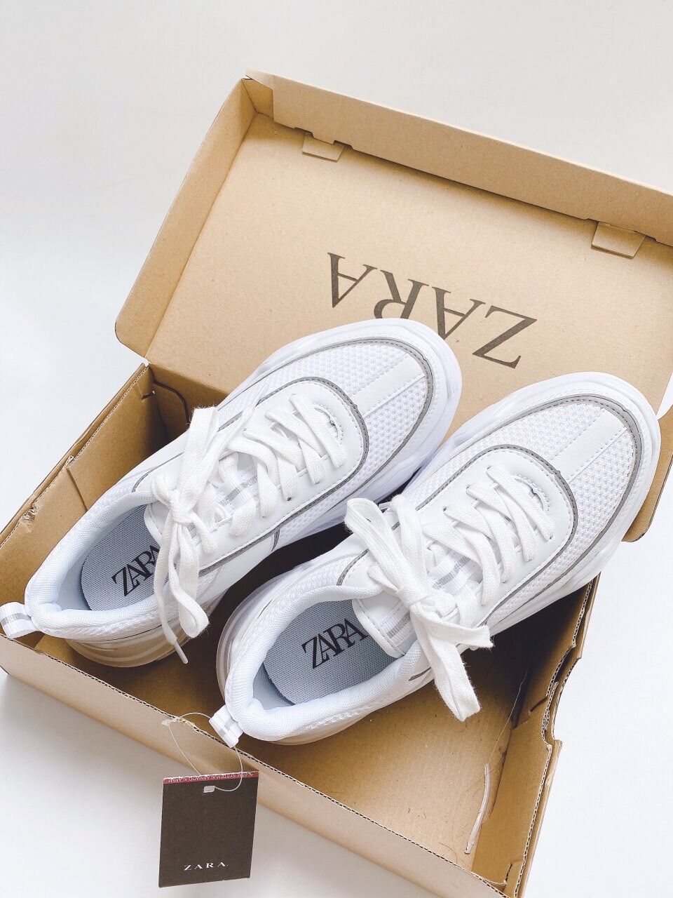 Giày thể thao zara có sẵn