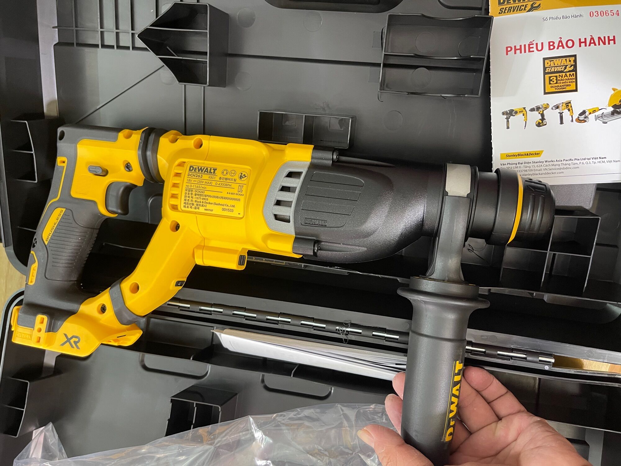 Bê tông dewalt DCH263