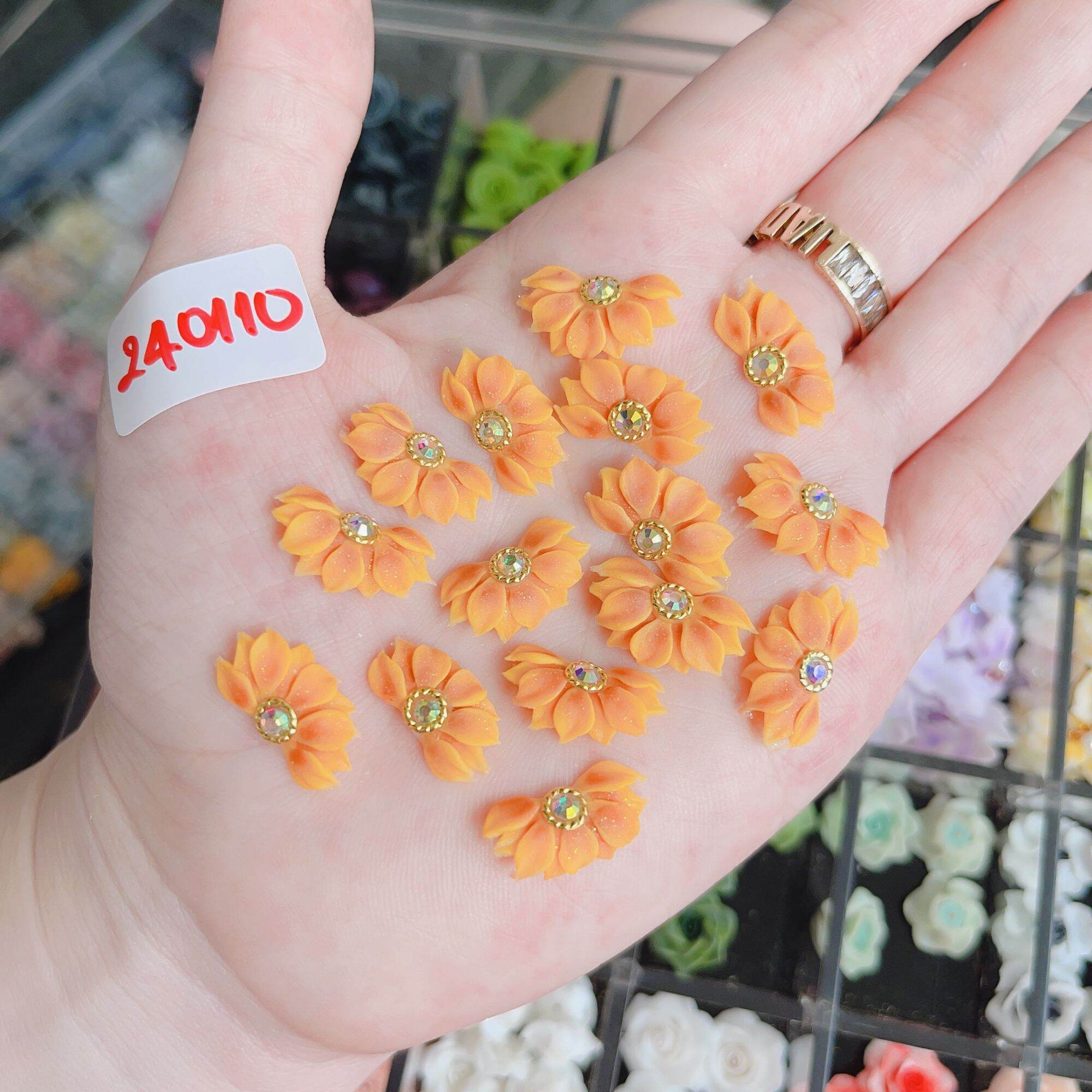Hoa bột nail hoa đính tay ( HOA HƯỚNG DƯƠNG NỬA ĐÍNH CHARM CÁNH NHỌN ) / giá 1 bông