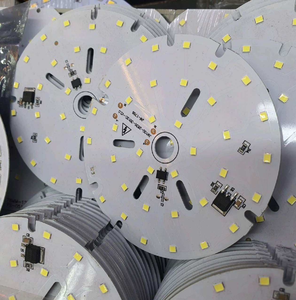 led miếng 15w điện 220v - ledmieng15w220v