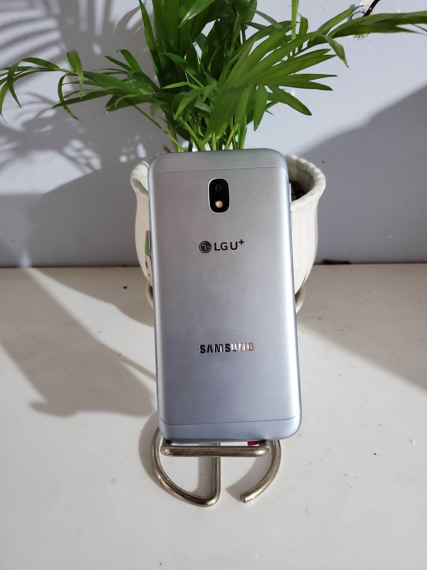Điện thoại samsung j3pro - 3