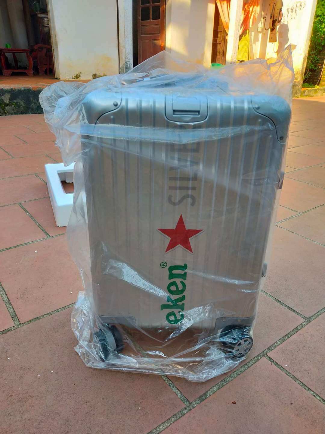Vali Heineken size 20