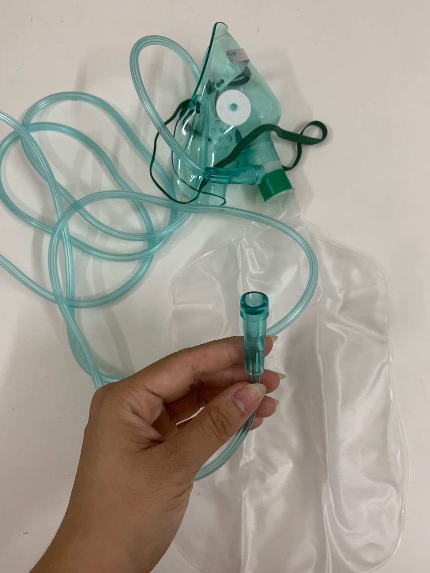 Mặt nạ thở oxy, Mask thở oxy có túi và không túi