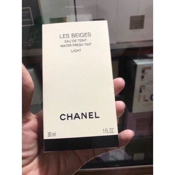 Kem nền Chanel Les Beiges eau light 30ml