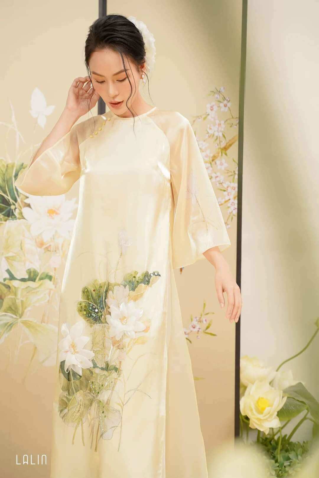 Áo dài cách tân nữ đính hoa sen cao cấp - A22