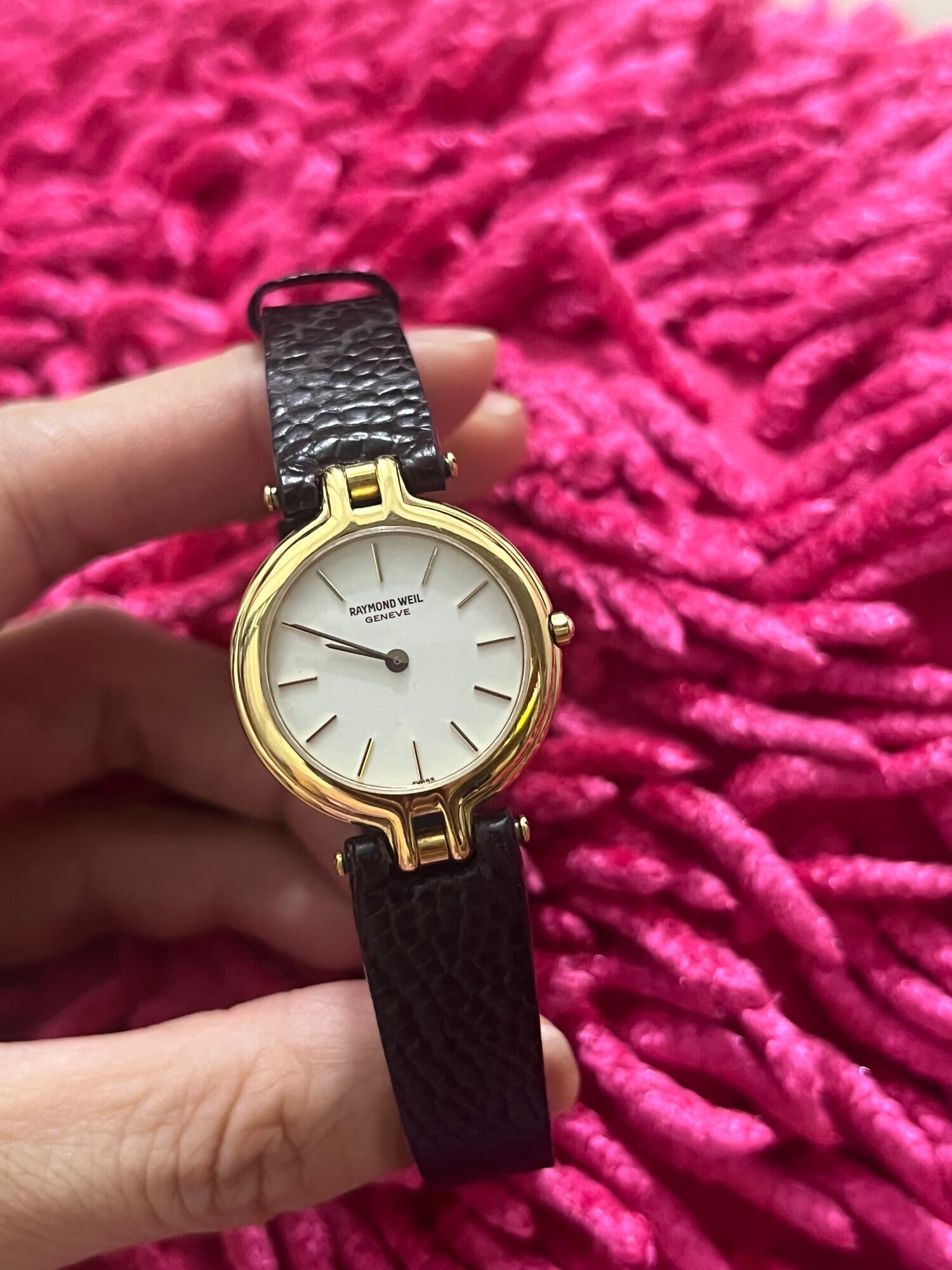 Đồng Hồ Nữ hiệu Raymond Weil Bọc vàng 18k Thụy sĩ mặt siêu mỏng hàng si