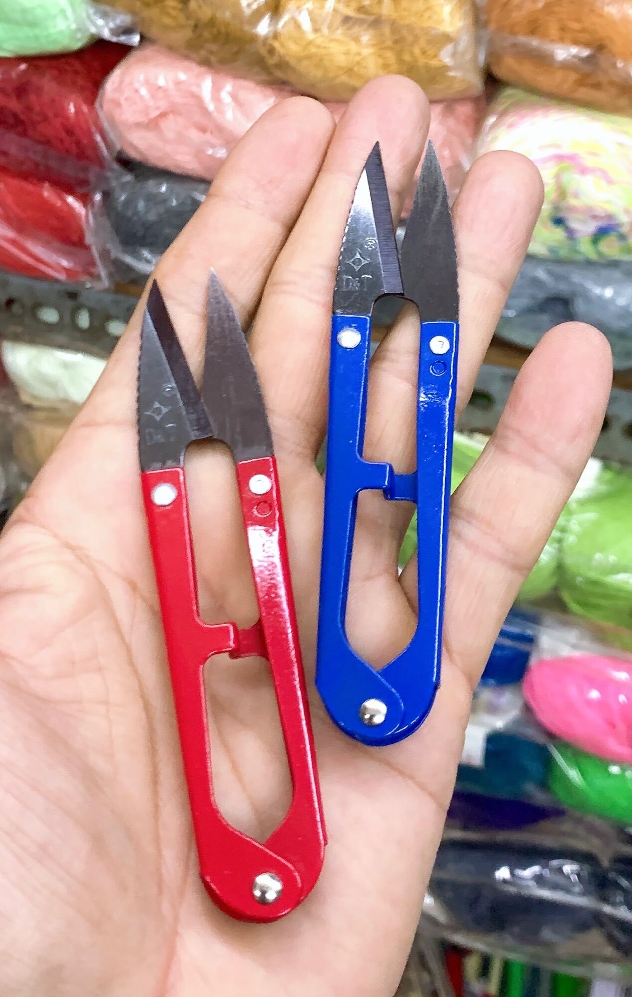 Kéo bấm chỉ loại tốt hiệu D&T