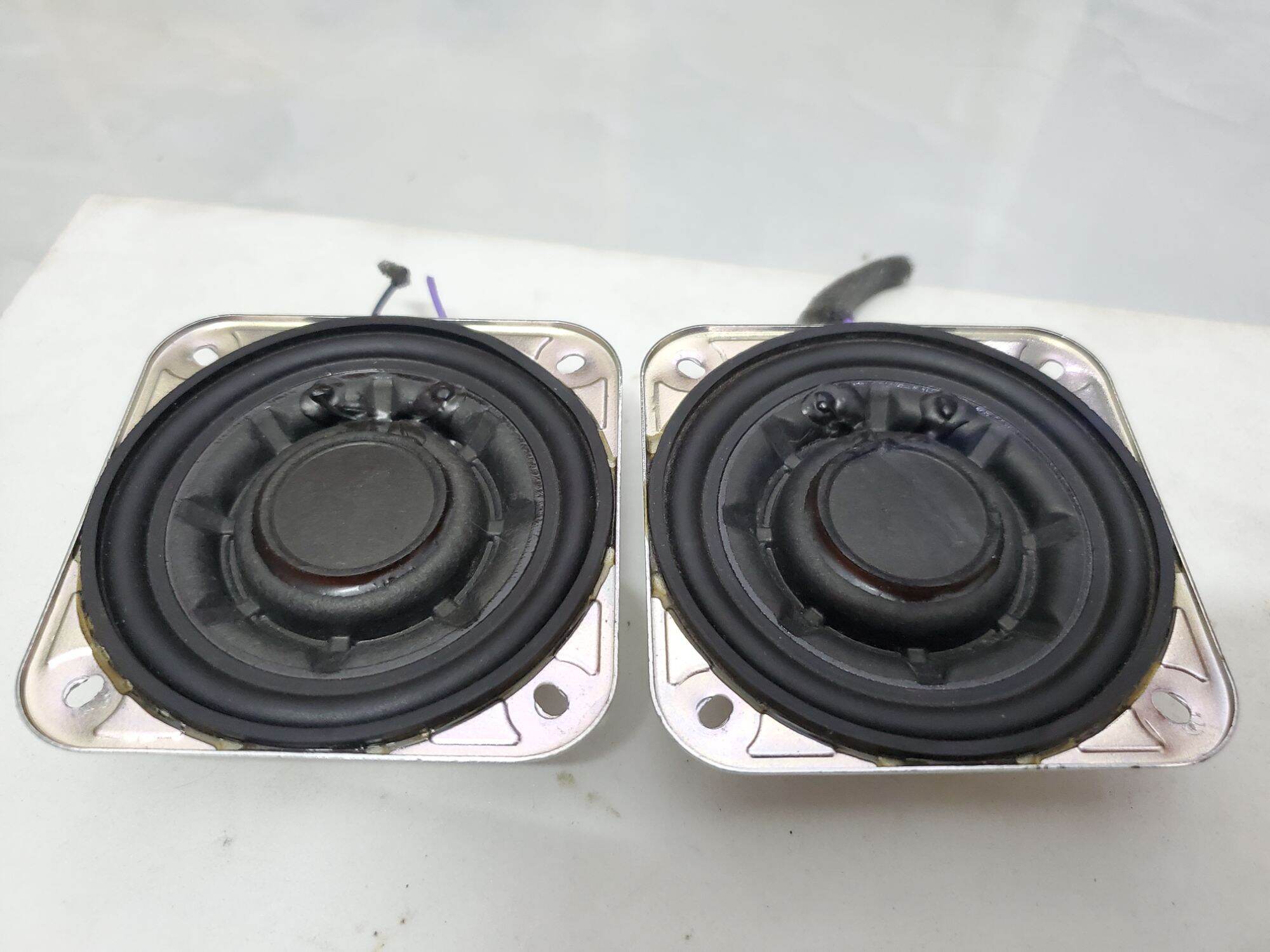 Loa toàn dãi từ neo bass mạnh siêu mỏng.