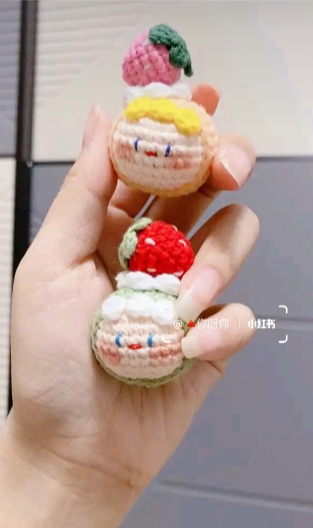 Móc khóa - Mochi kem dâu