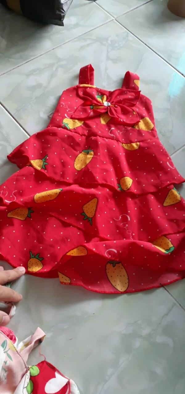 Đầm lụa cho bé