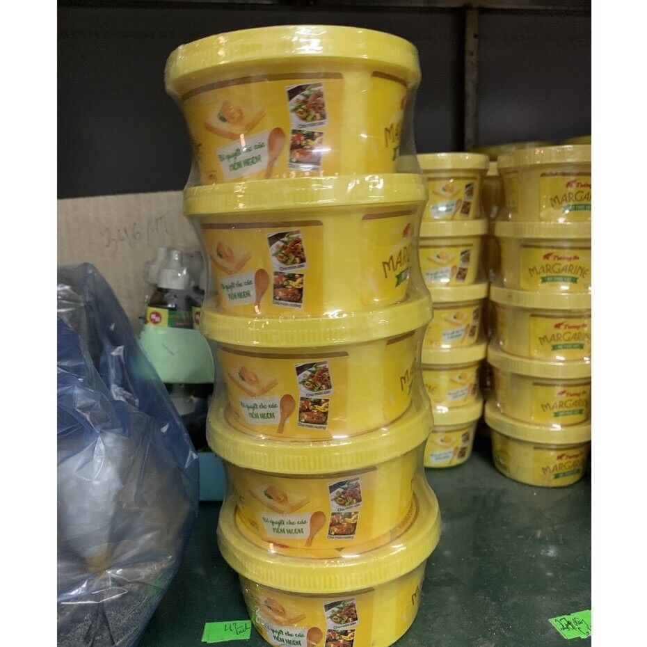 Bơ thực vật Tường An hộp 200 g
