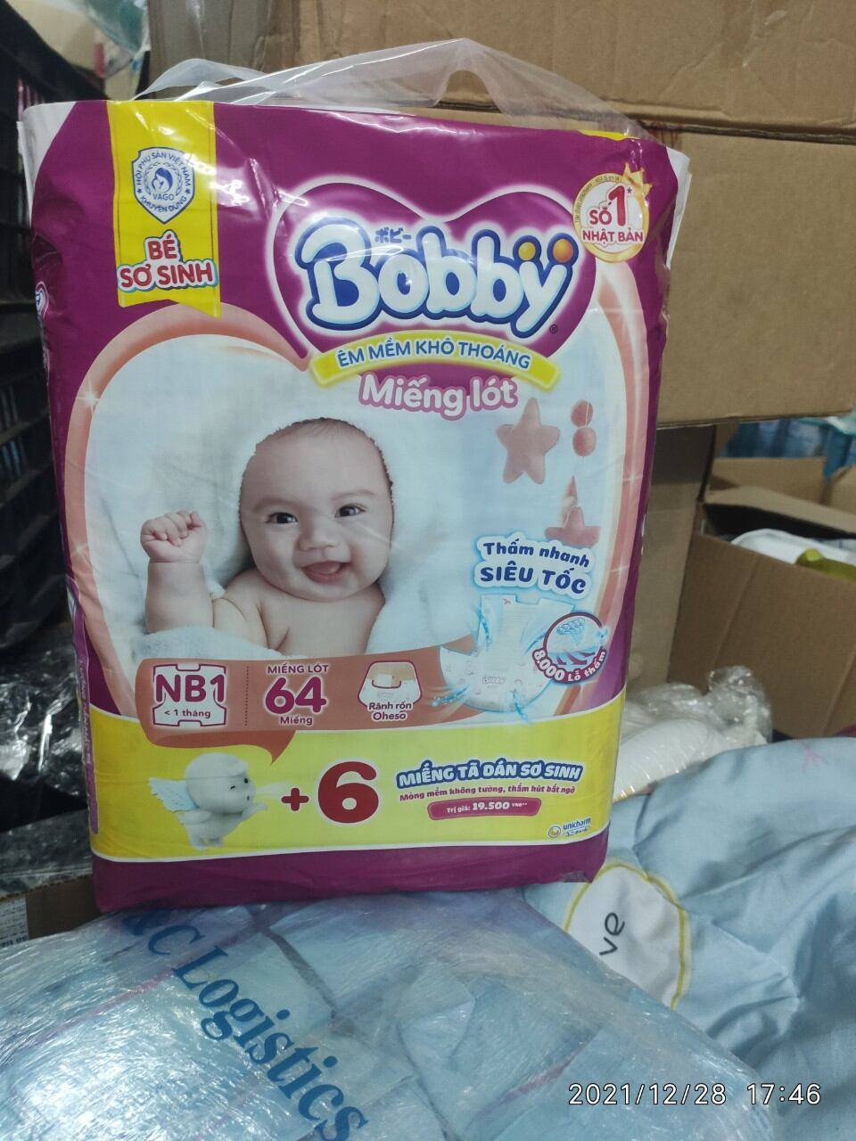 Tặng thêm 6 miếng - Miếng lót sơ sinh bobby NB1 64 miếng