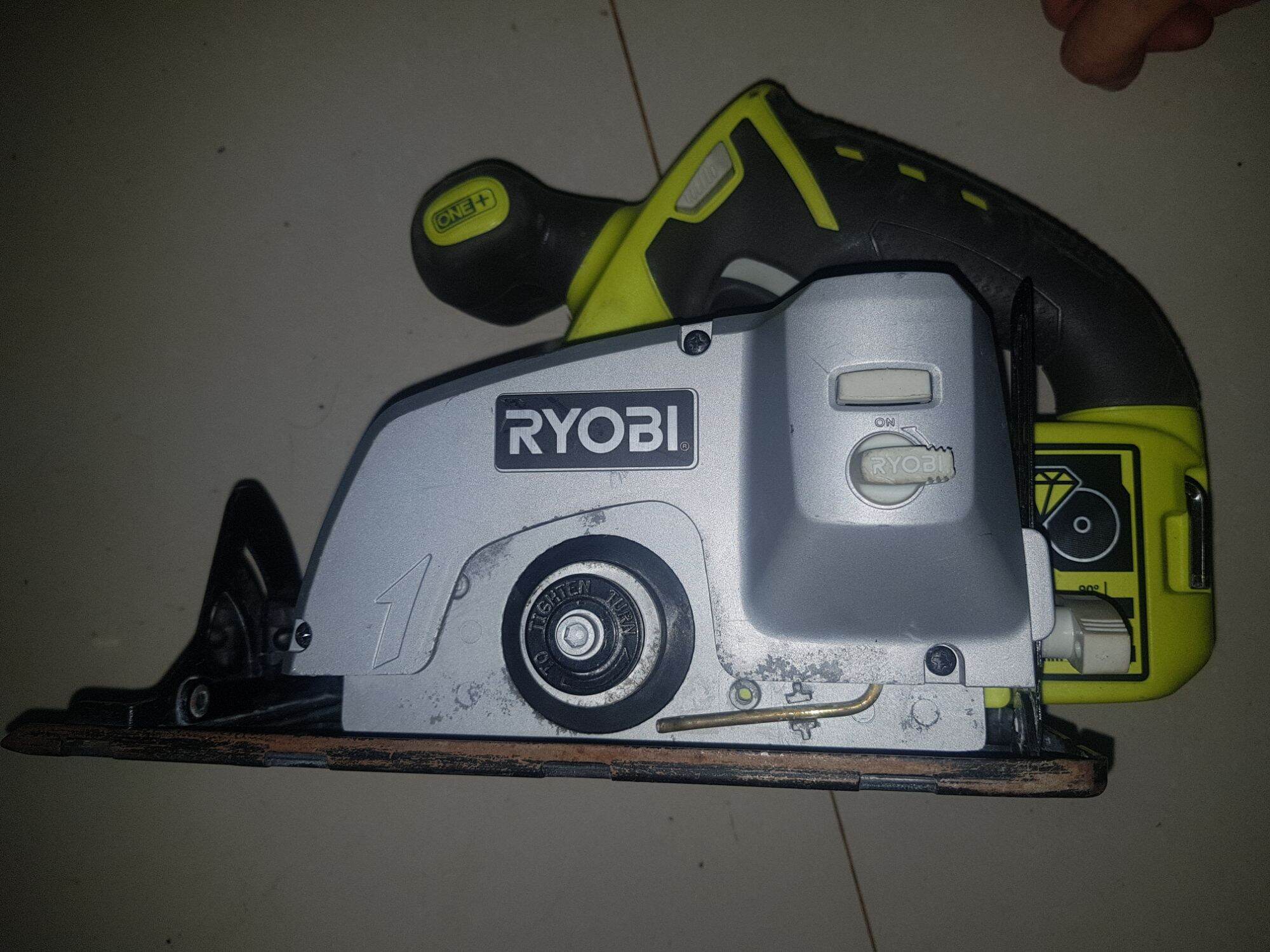 Máy cắt gạch ryobi r18ts dùng pin 18v