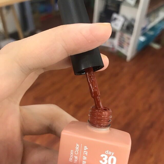 Chai sơn gel hot màu cam đất siêu tôn da 15ml