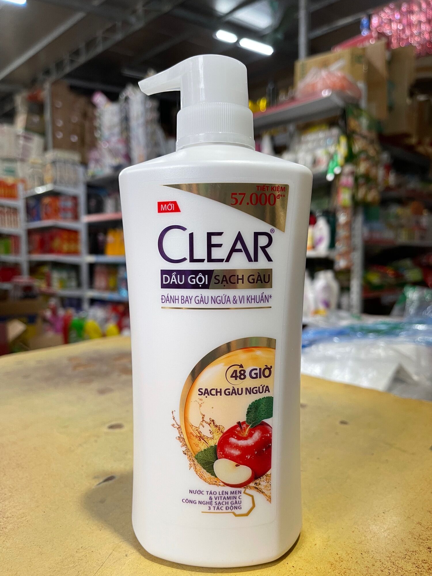 Dầu gội Clear hương táo chai 650g