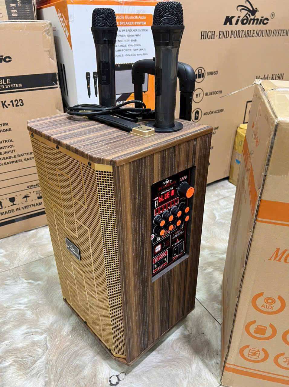 Loa kéo kiomic k89 tặng kèm 2 míc không dây