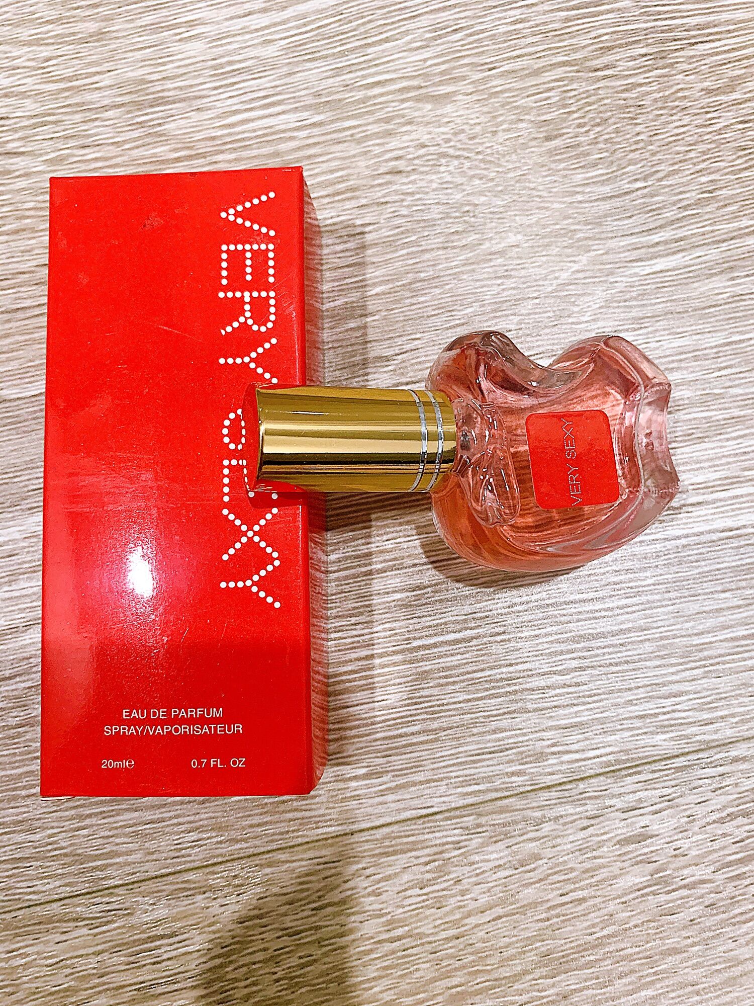 Nước Hoa Mini VERY SEXY 20ml (Mẫu Táo)