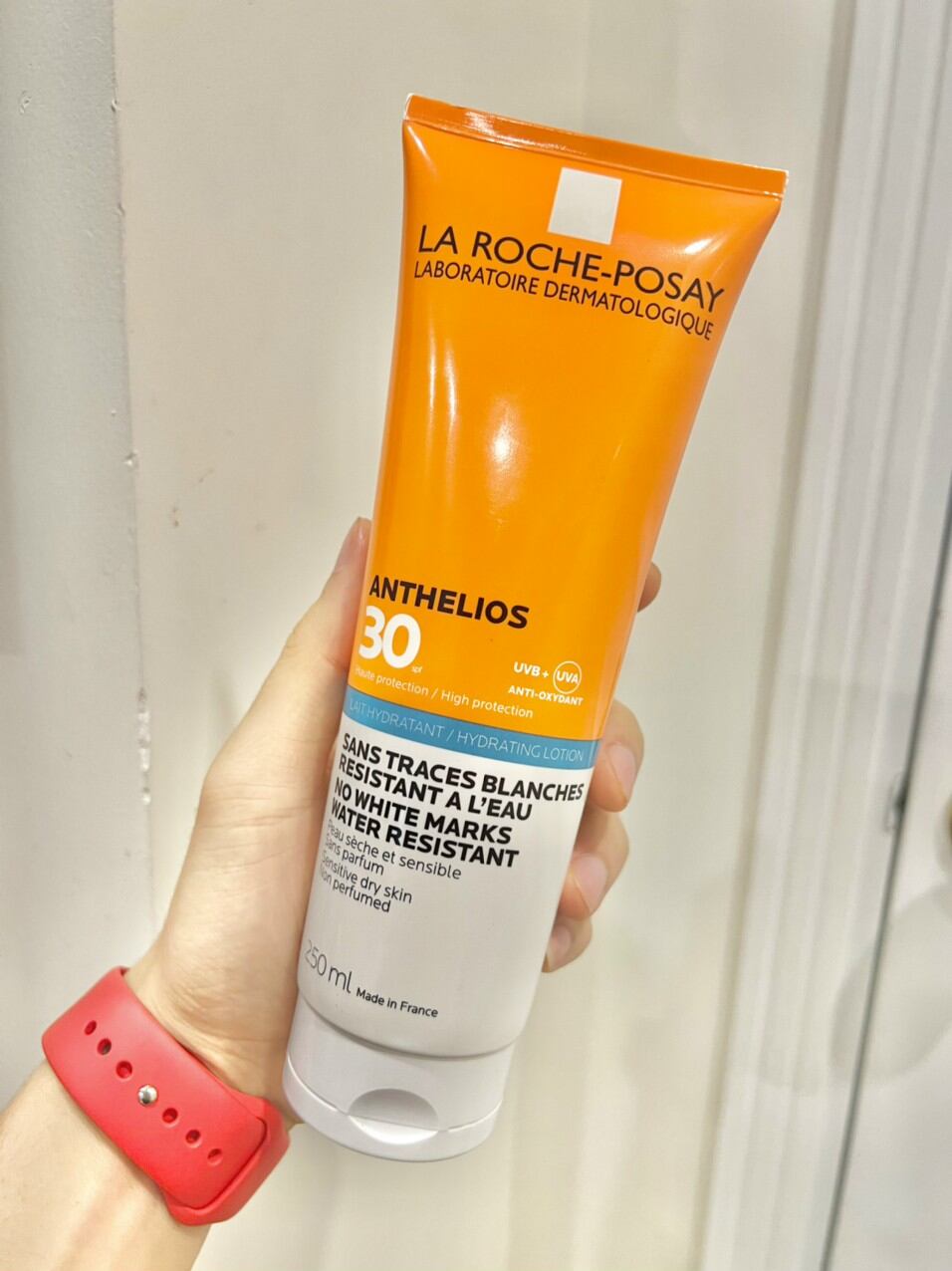 Kem chống nắng la roche posay da dầu
