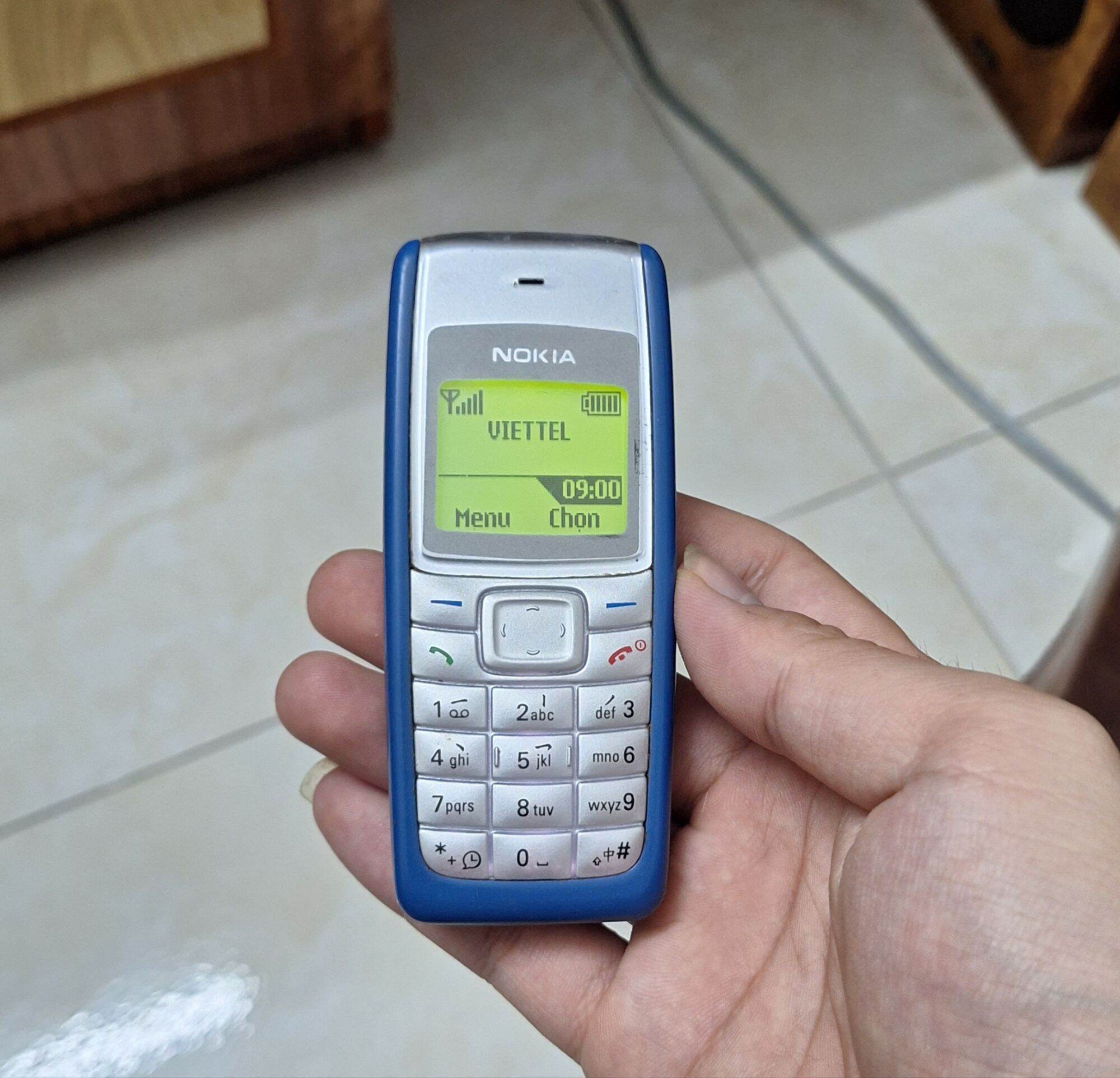 Điện thoại nokia 1110i cổ, máy zin kèm pin, sạc