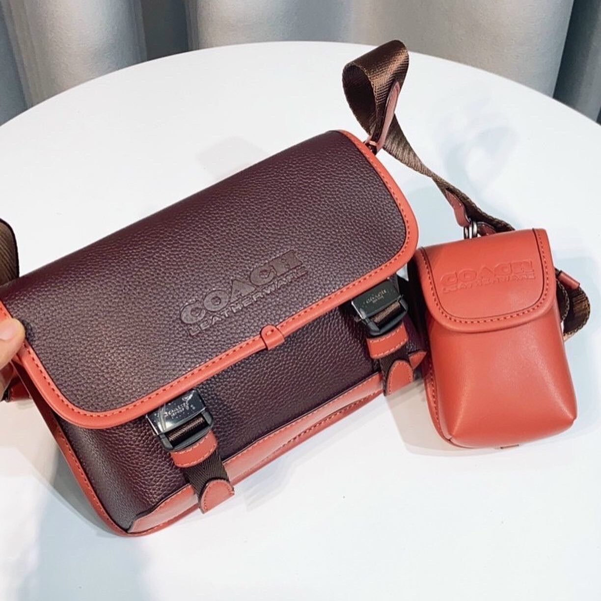 Cặp Coach nam đeo chéo xịn sò