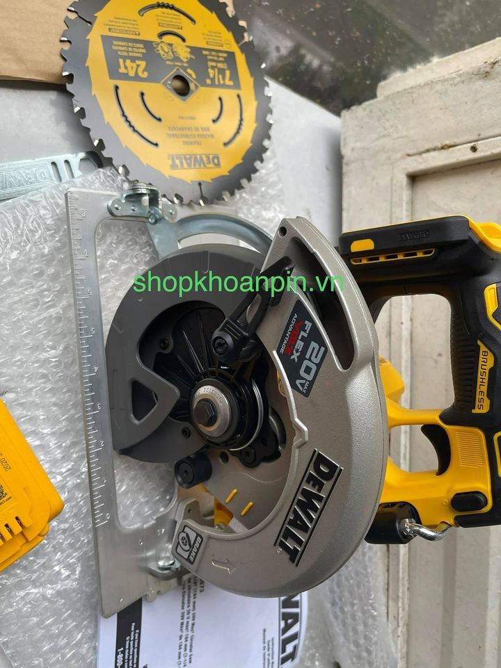 Máy cưa đĩa dewalt DCS 573 ( thân máy Mỹ về)