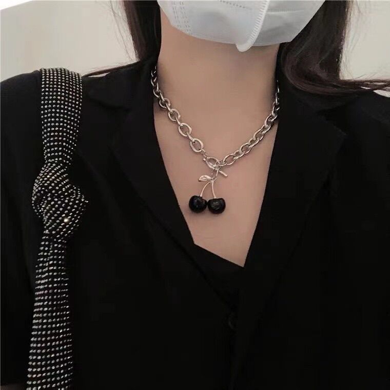 Dây chuyền cherry đen loại đẹp cá tính