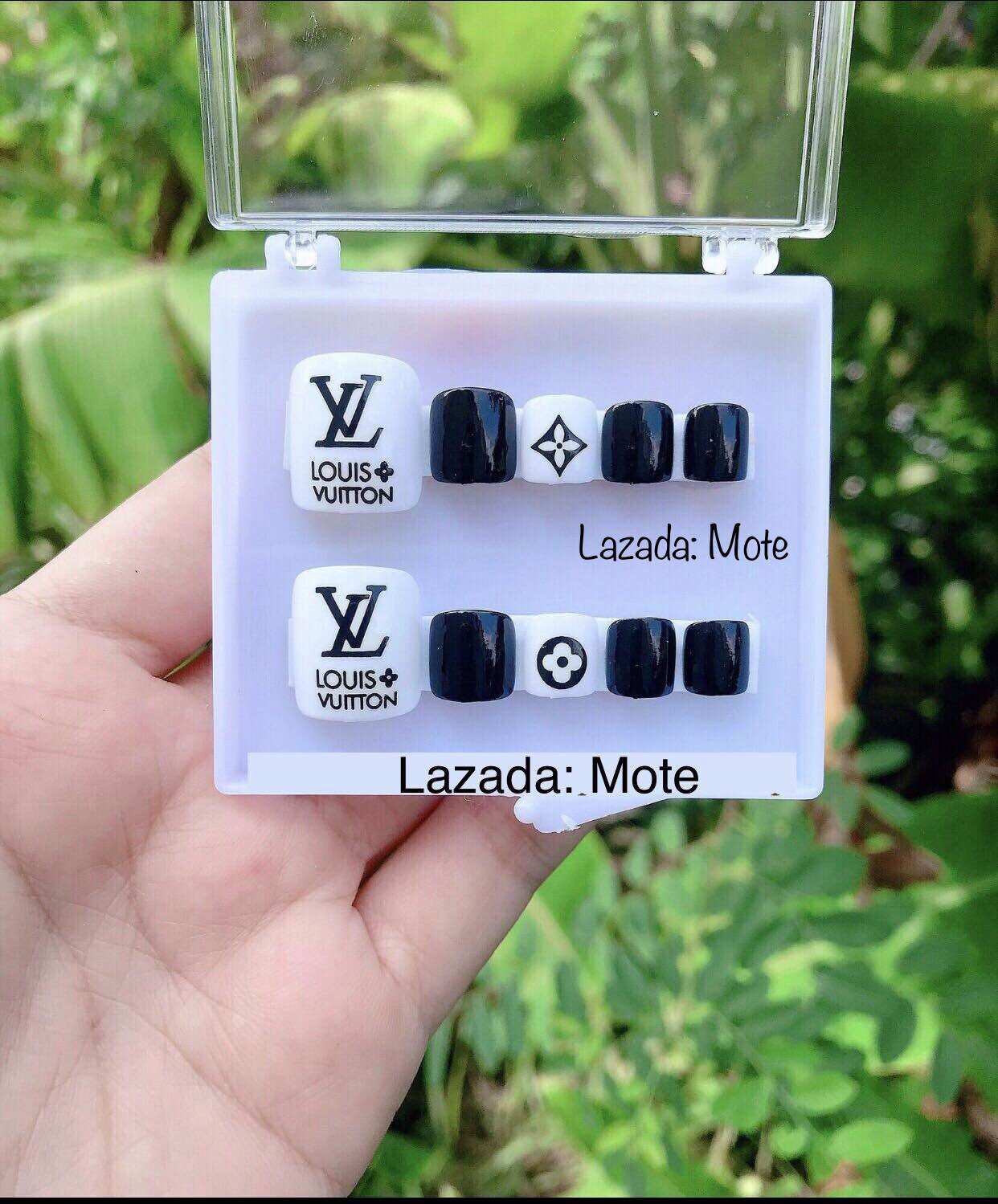 Nailbox- Móng Chân úp, Móng úp thiết kế LV đen 1 - tặng keo và dũa