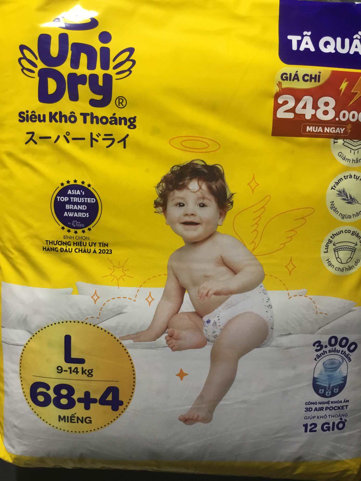 Tặng thêm 4 miếng Bên Trong - Tã Quần UniDry L68 +4 Siêu Khô Thoáng Cho Bé Từ 9-14 kg - Date luôn mới