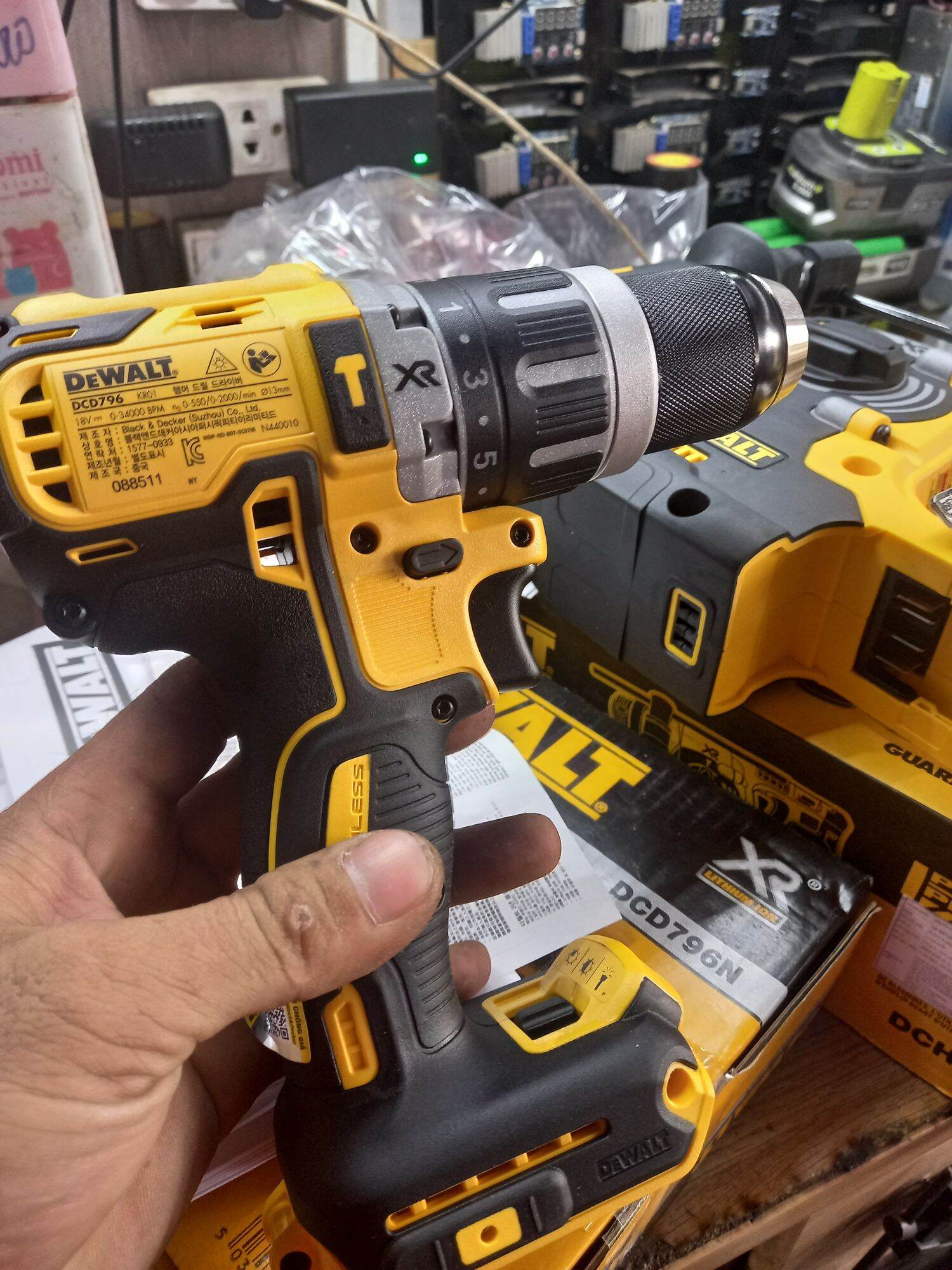 khoan  DEWALT DCD796 ( thân máy)