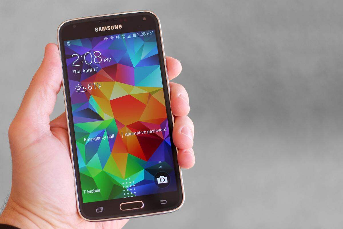 Điện thoại samsung s5,cảm biến nhịp tim, vân tay, ram 2gb, 4g, chơi pupg, liên quân, học online