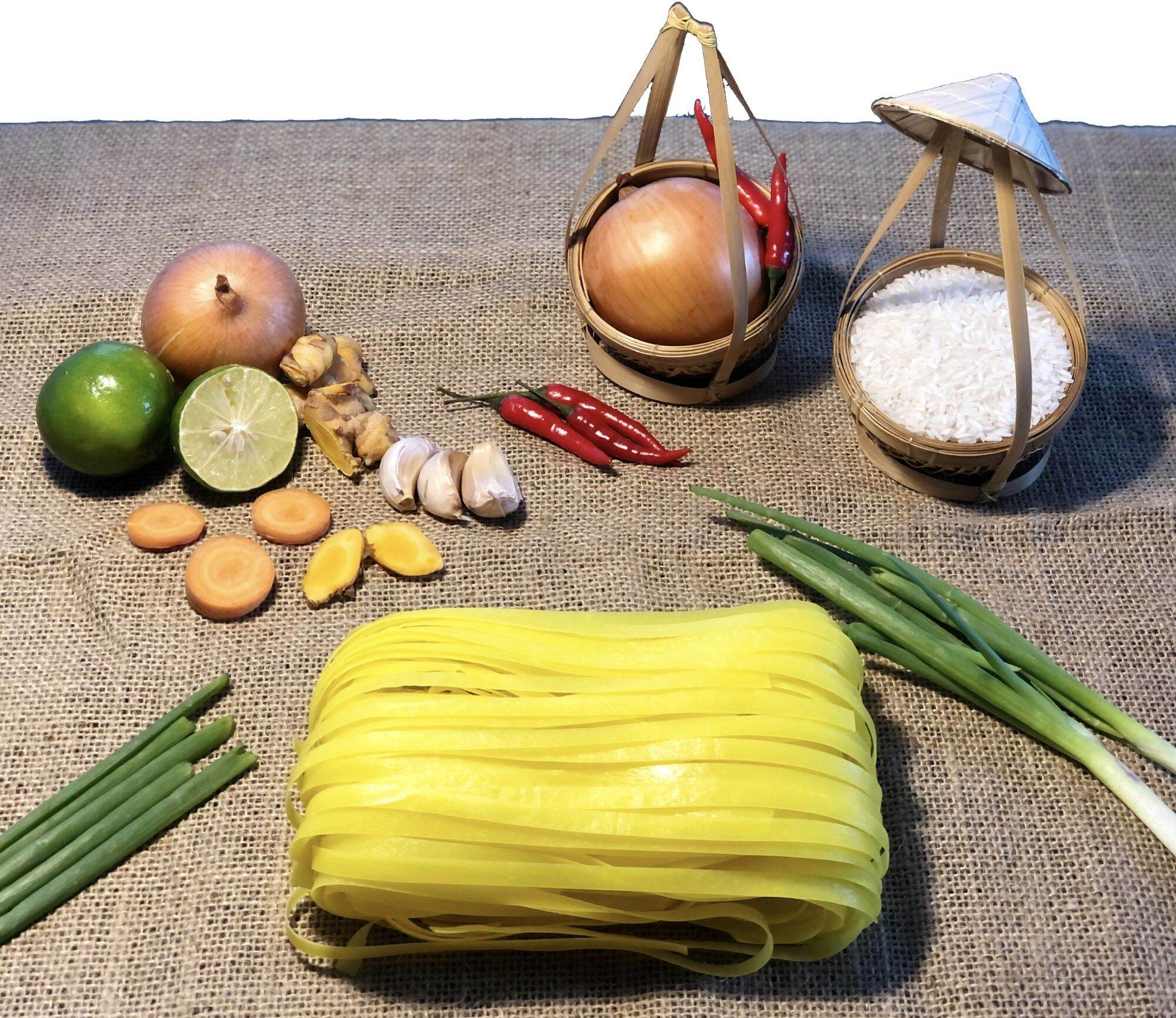 Mì quảng sấy khô (đặc sản thơm ngon)
