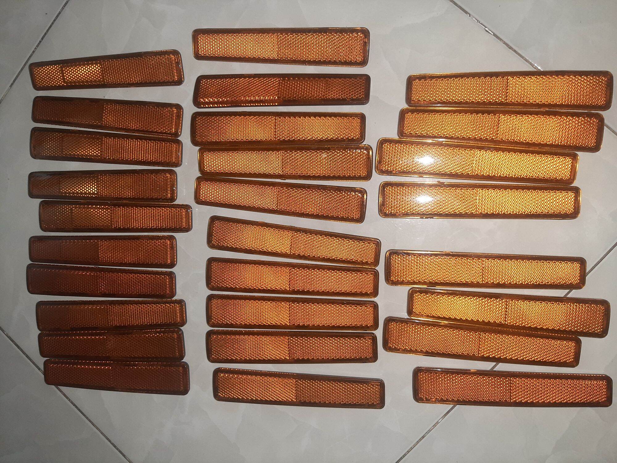 Phản quang isuzu, đèn phản quang