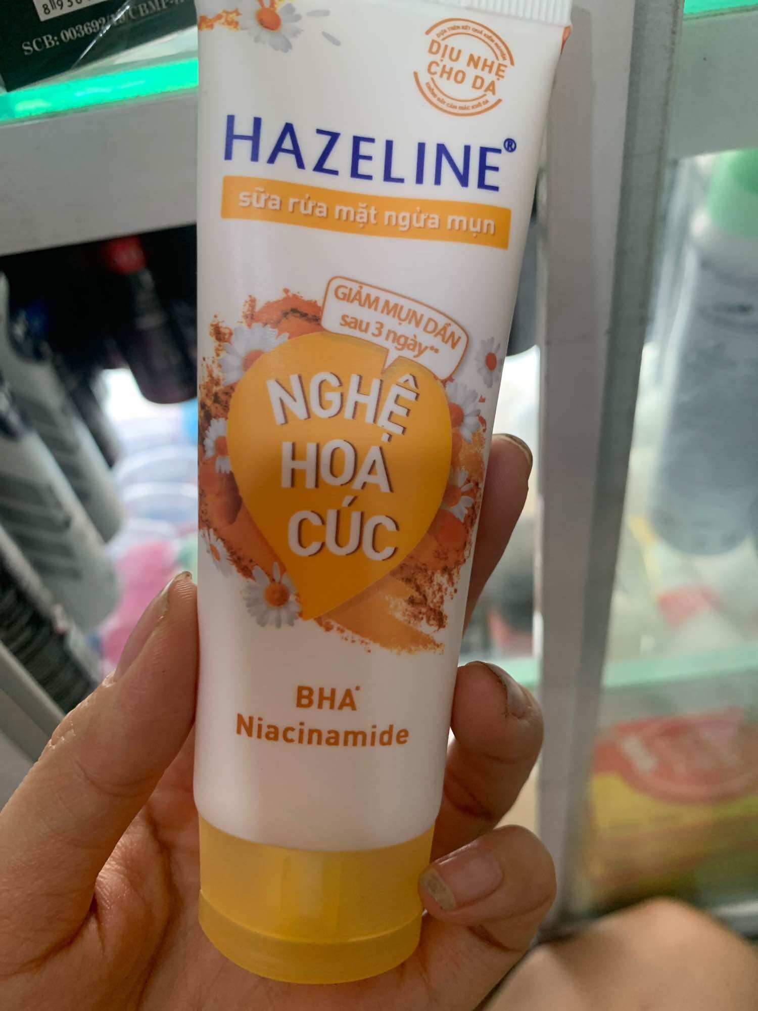 Sữa Rửa Mặt Hazeline nghệ hoa cúc 50gr 100gr