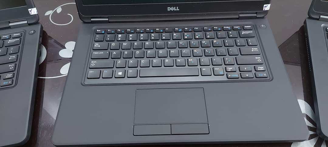 Laptop Dell Latitude E7270 Intel Core i5, Ram 8, SSD 256, Full HD