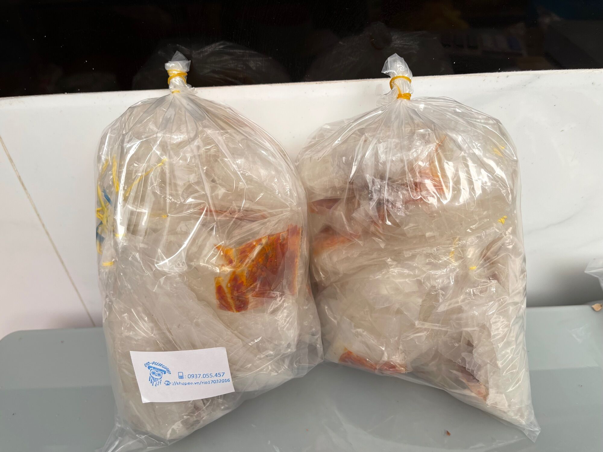 1 xâu (10 gói) bánh tráng trộn sate vò