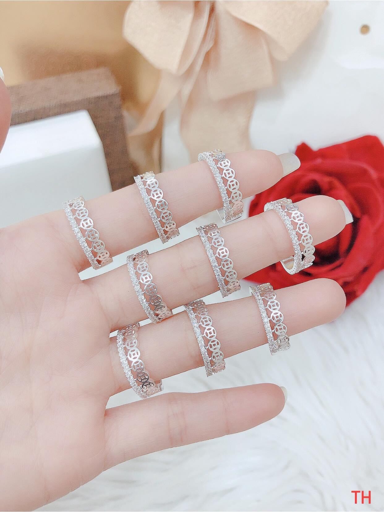 Nhẫn kim tiền 1 hàng đá bạc ta