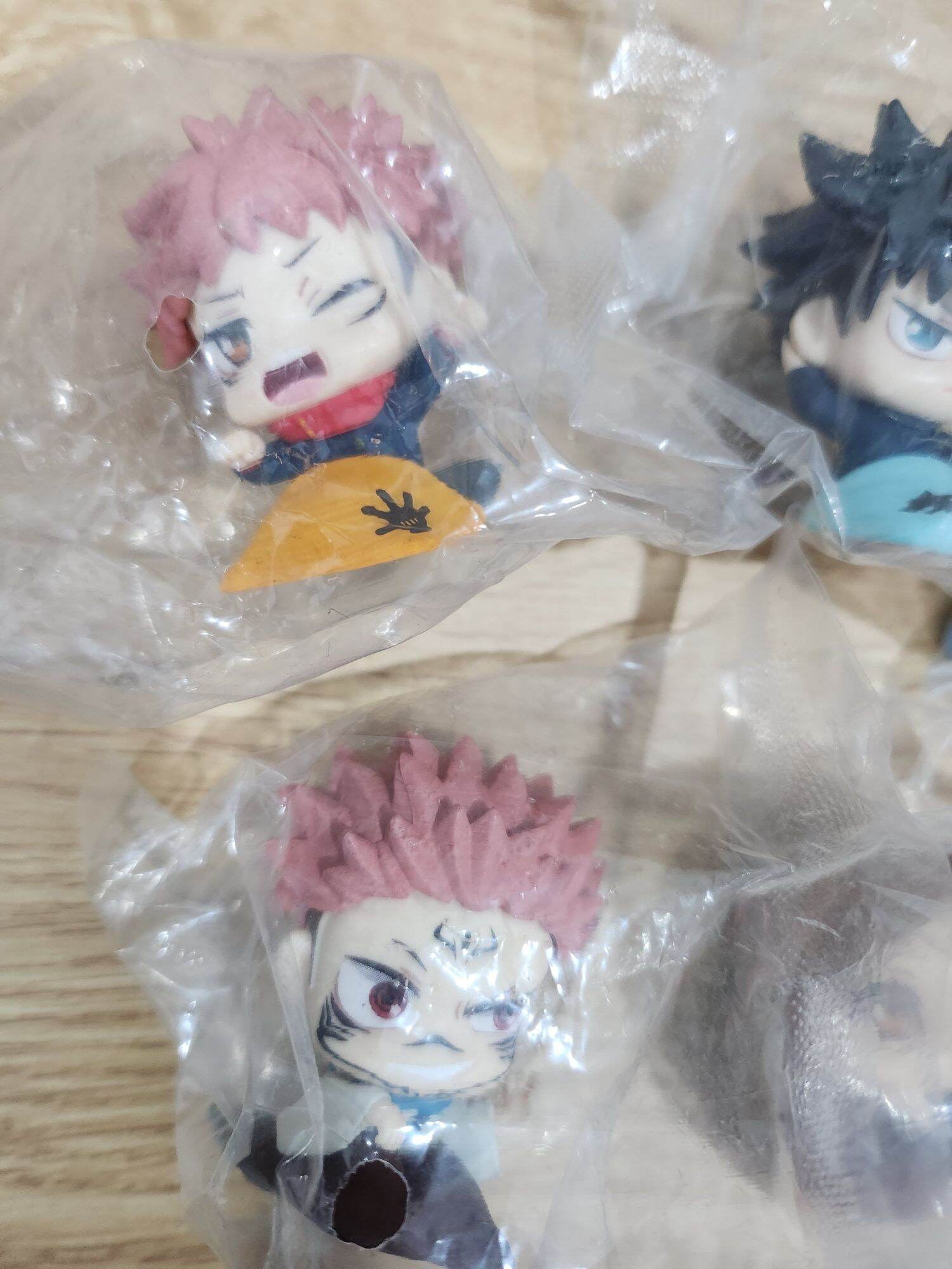 Mô hình JJK ngủ (hàng gacha tại fes)