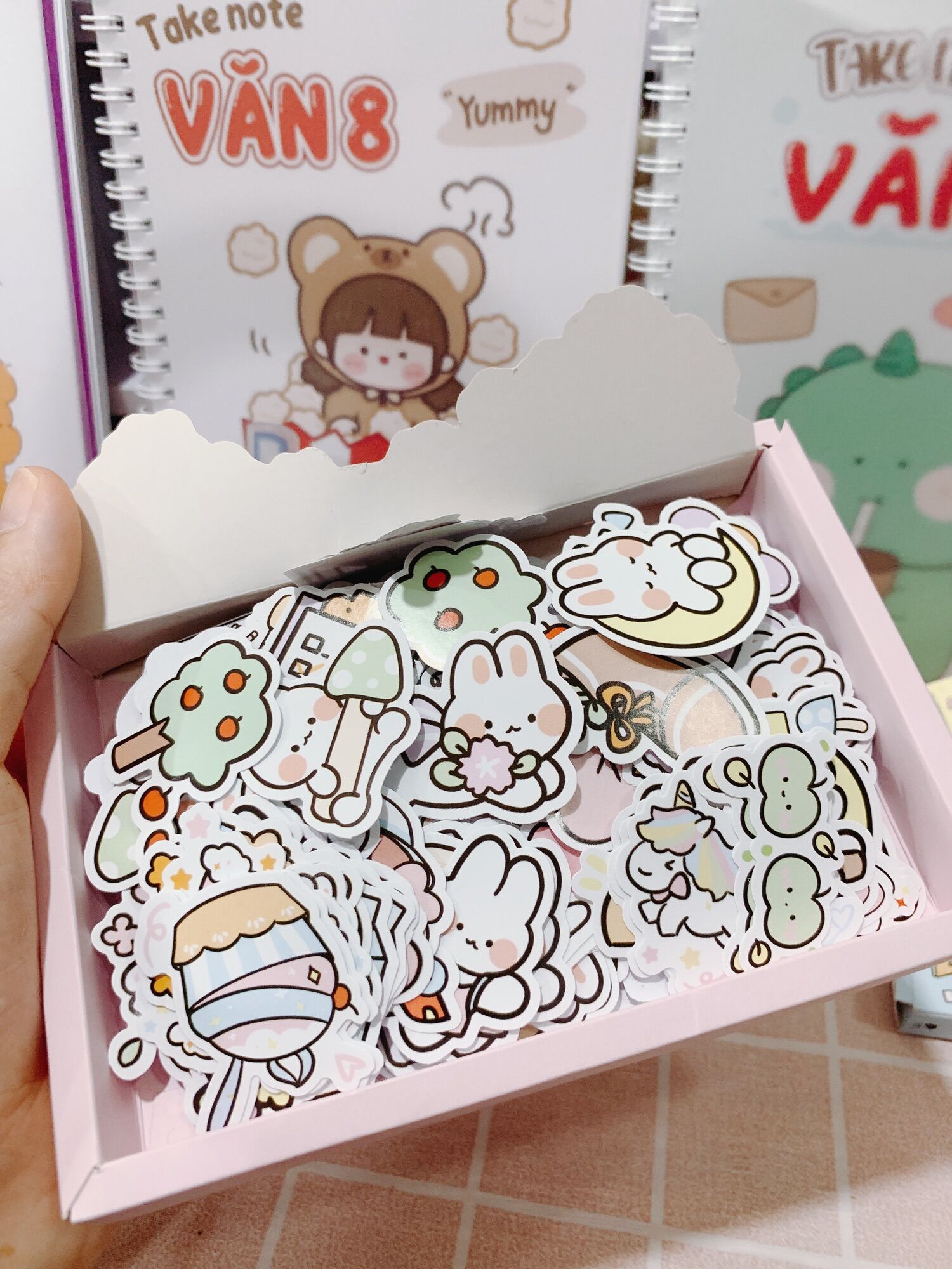 Sticker dán 50 miếng/ hộp.