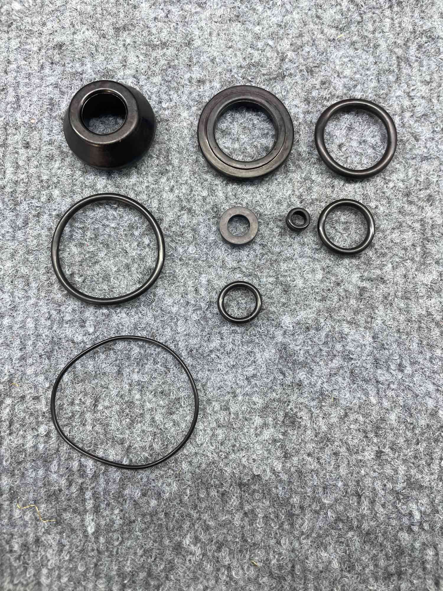 Ron, lưỡi gà súng bắn đinh F50
