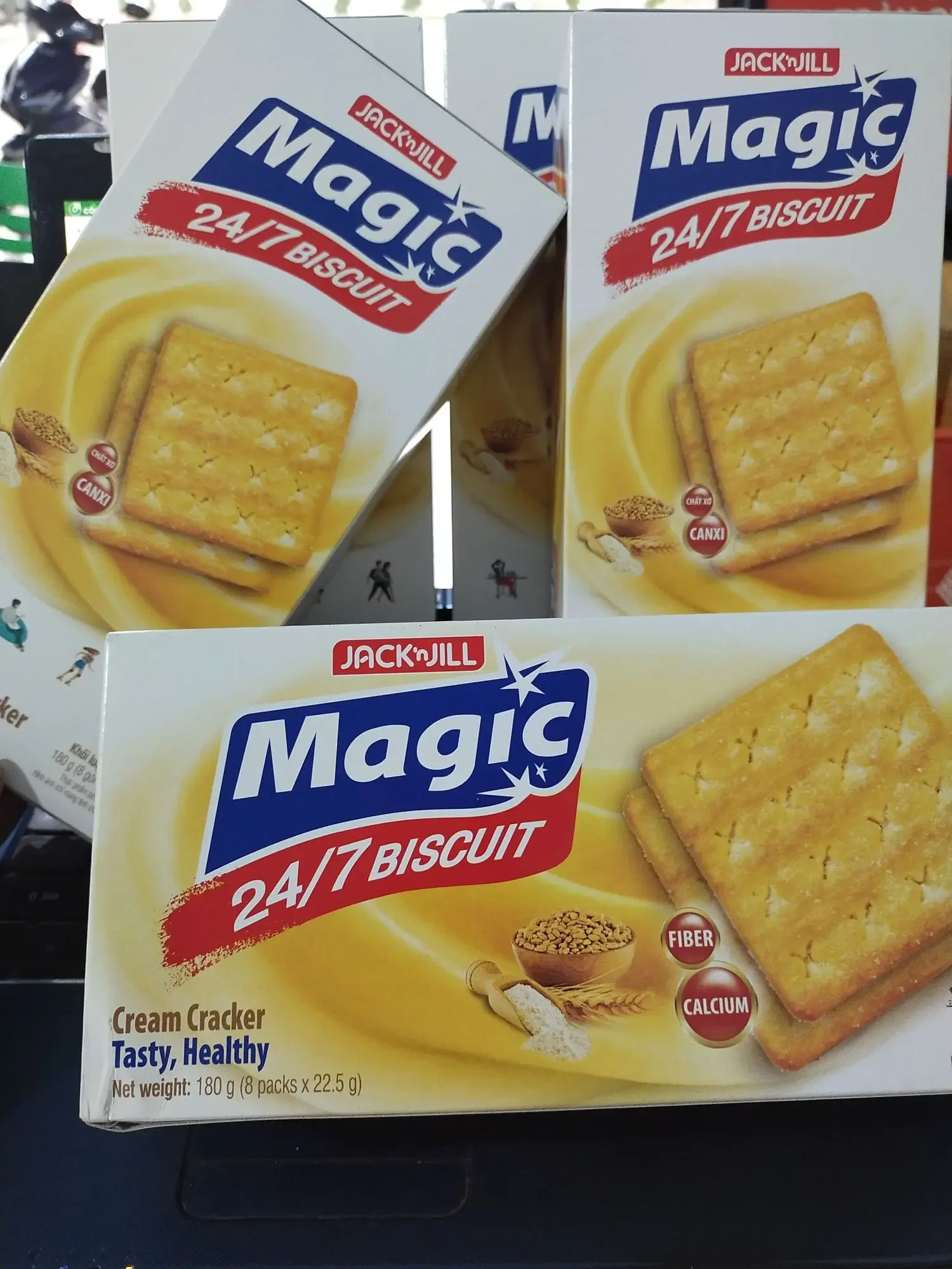 Bánh quy Cream Cracker Magic - Hộp180g