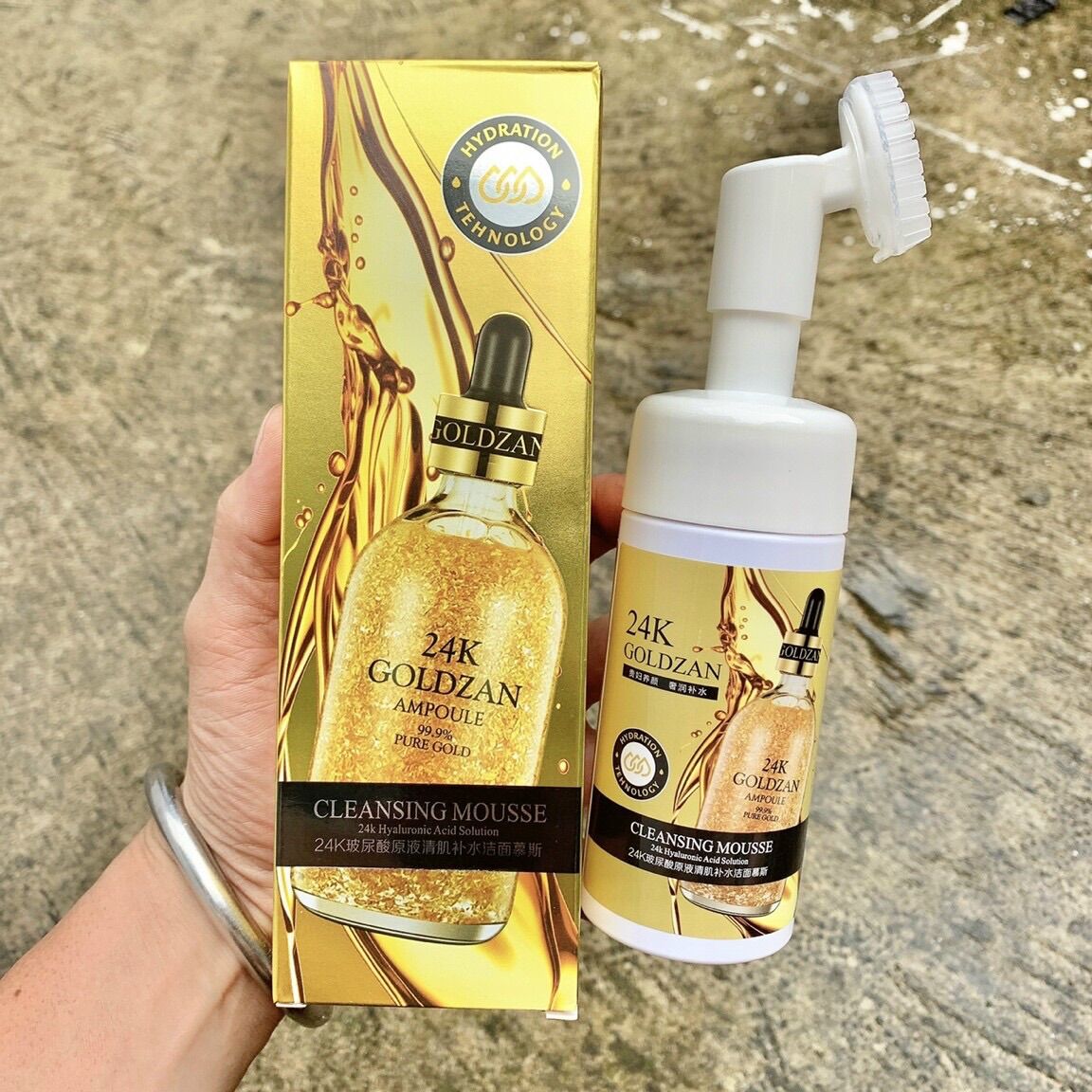 Sữa rữa mặt 24k kèm nắp cọ rữa mặt