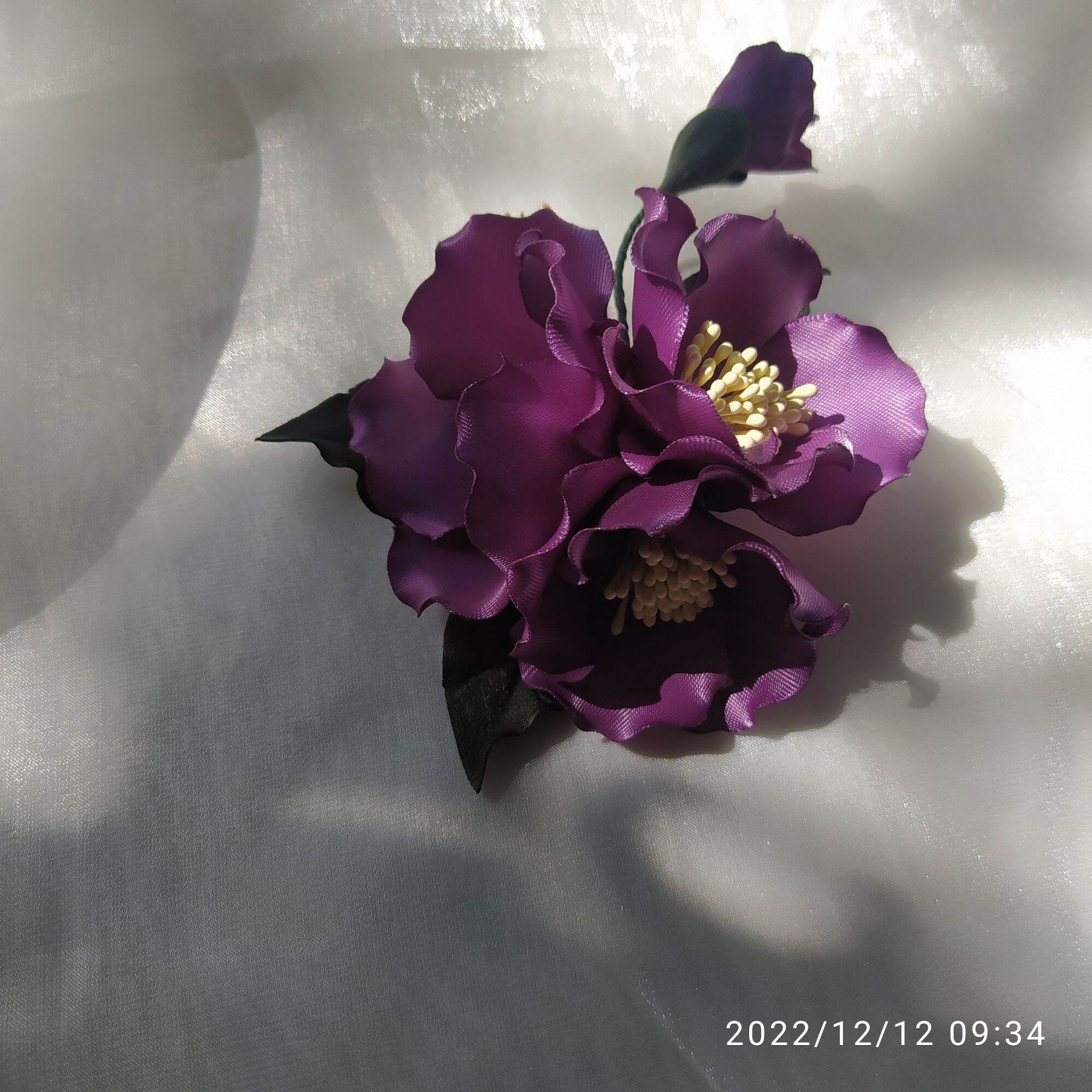 Hoa cài áo handmade Canto, hoa chùm màu tím