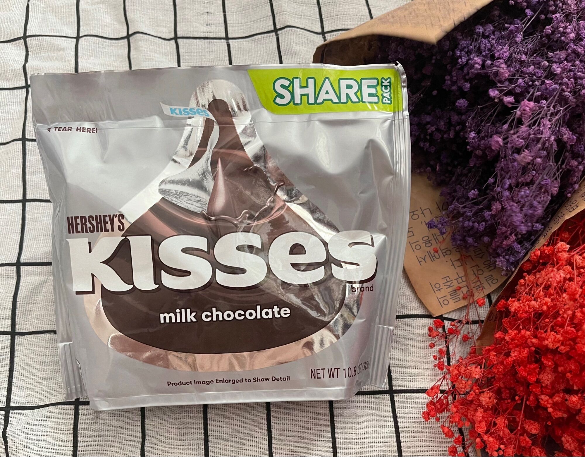 Kẹo Socola Mỹ Kisses milk 306g ( socola núm vú)