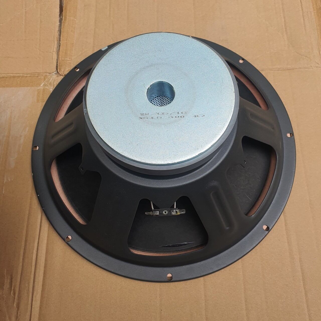 Bass 40 Coil 65 từ 170 Trở kháng  (1cái)