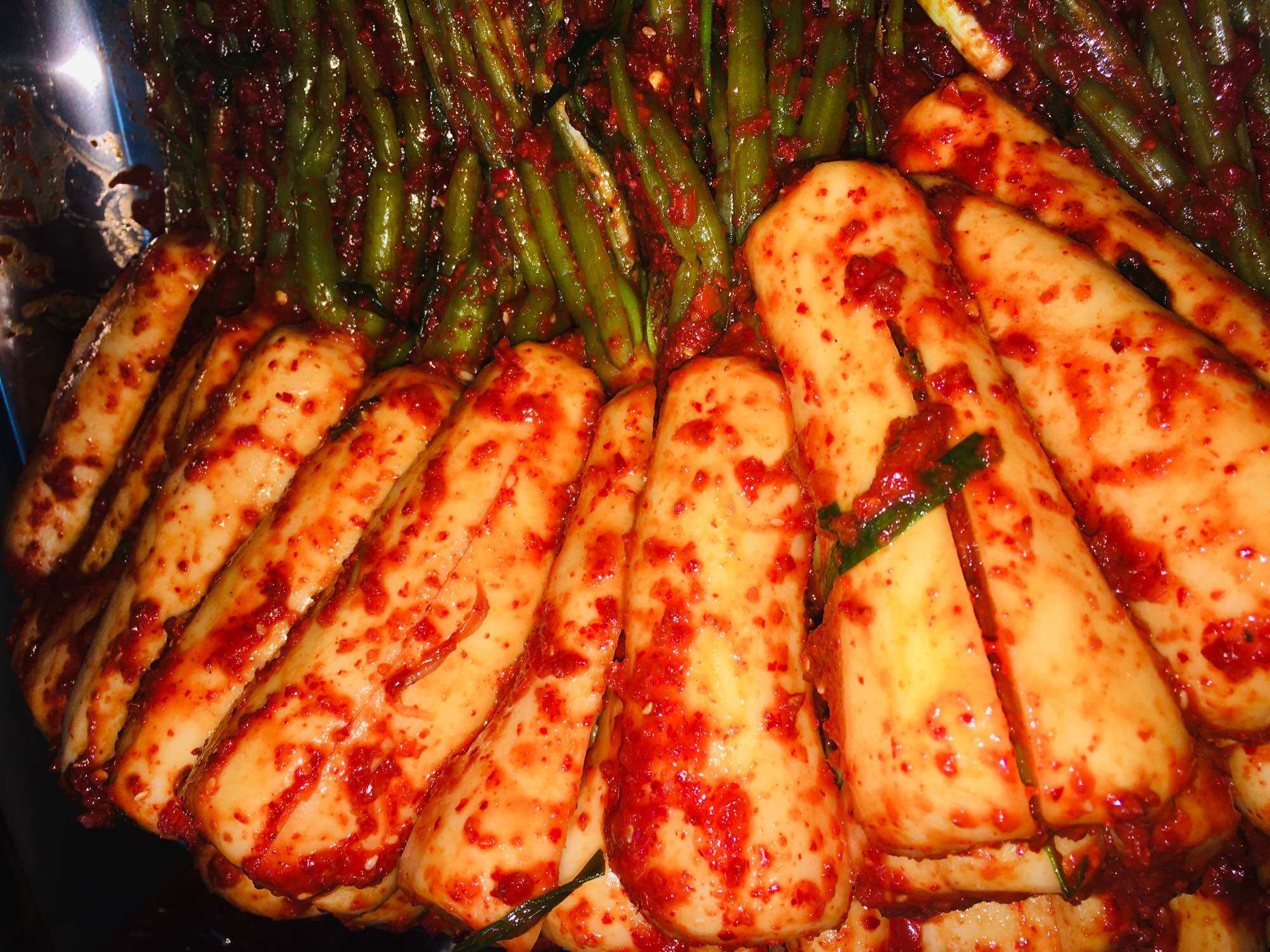 Kimchi củ cải baby (altari) hộp 500gr