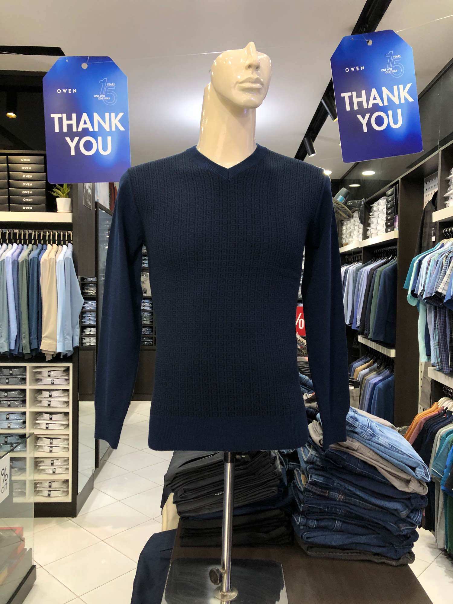 Áo len owen màu navy hoạ tiết cổ tim regular fit ALD231655