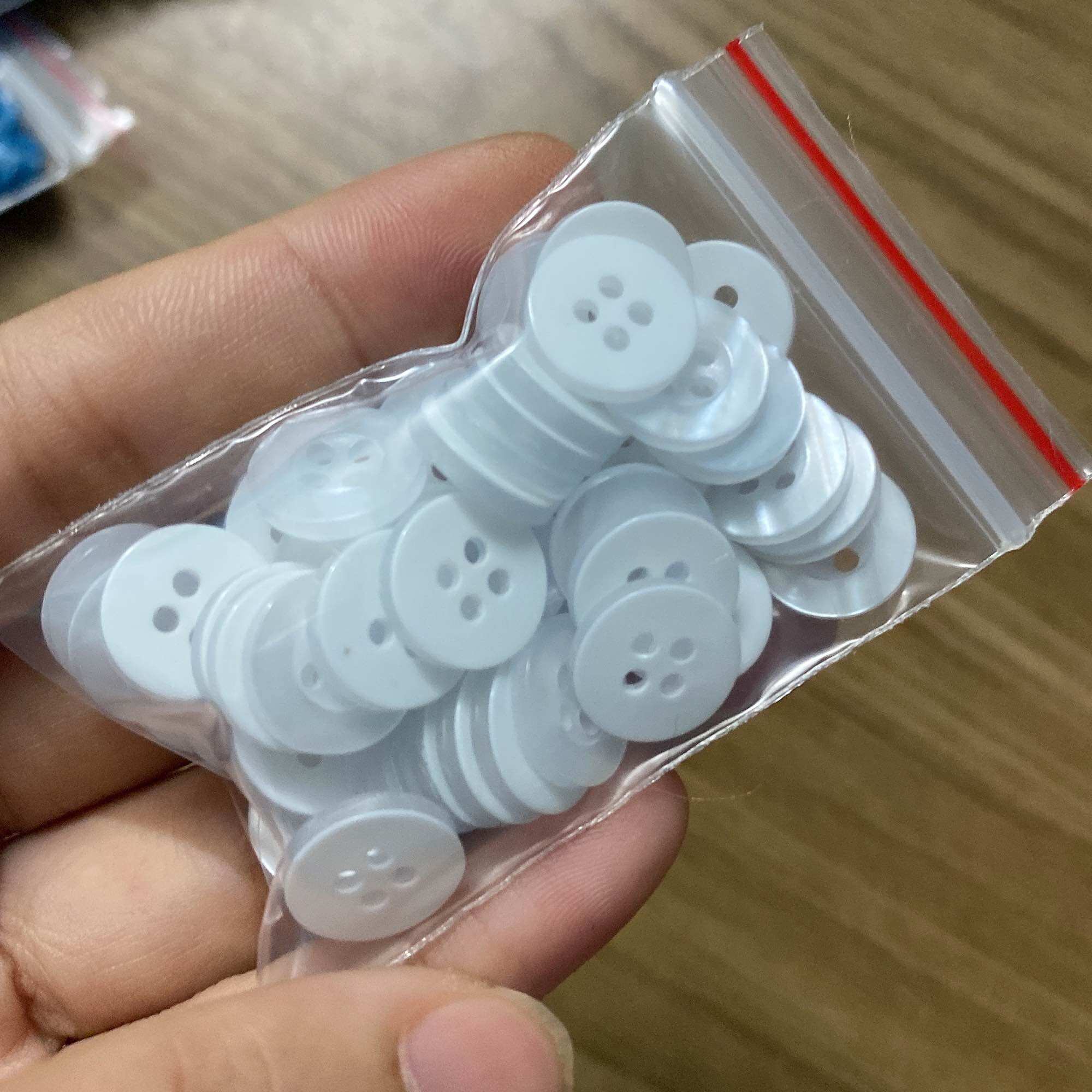 SET 50 NÚT SƠ MI 4 LỖ 1.2cm