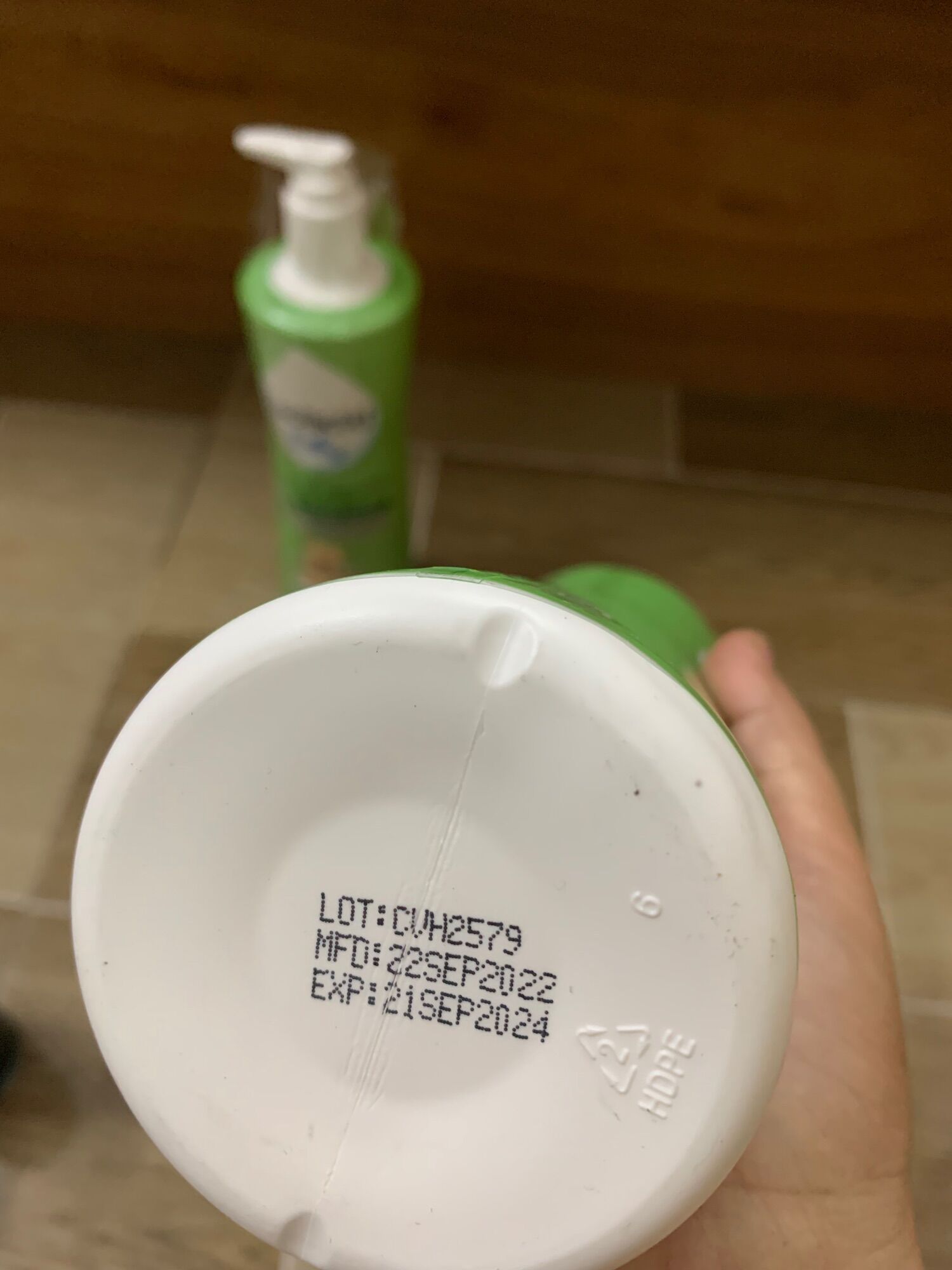 Sữa tắm gội cho bé Lactacyd Milk Vòi 500ml