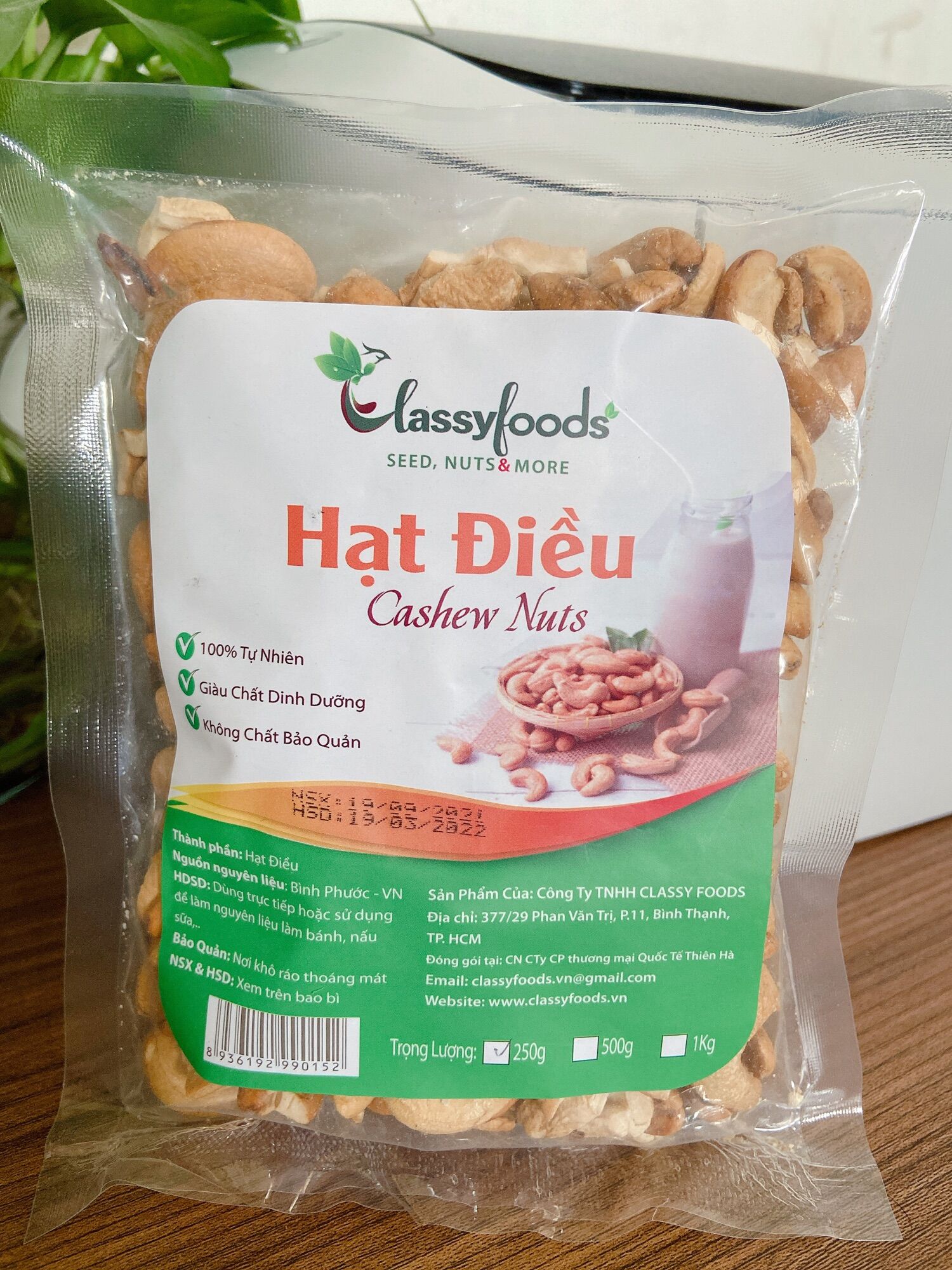 Hạt điều vỡ, bể tách vỏ lụa Classyfoods túi 250gr